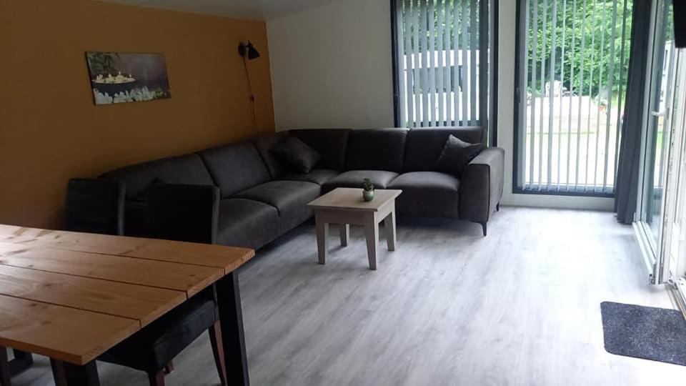 Chalet 2 Landgoedcamping Nienoord In Leek Luaran gambar