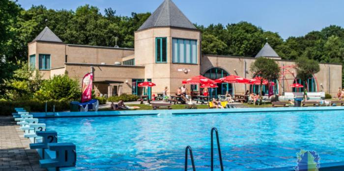 Chalet 2 Landgoedcamping Nienoord In Leek Luaran gambar